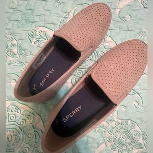 Sperry brand flat sneaker shoe